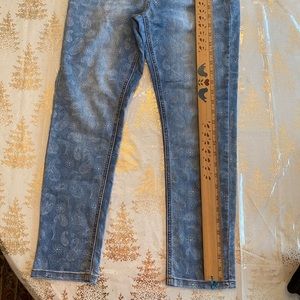 Cute paisley distressed jeans
